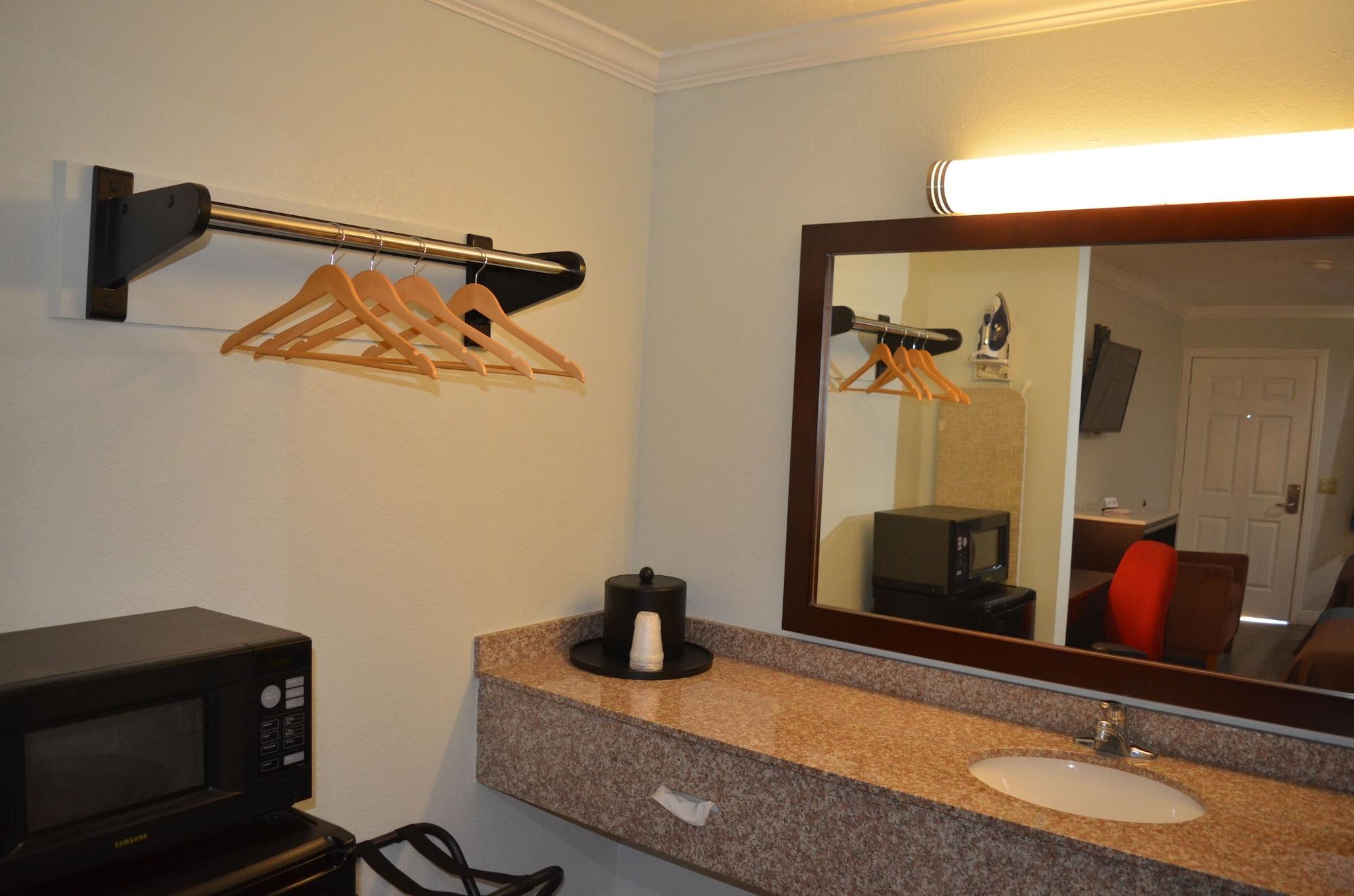 Welcome Inn Corona Bagian luar foto