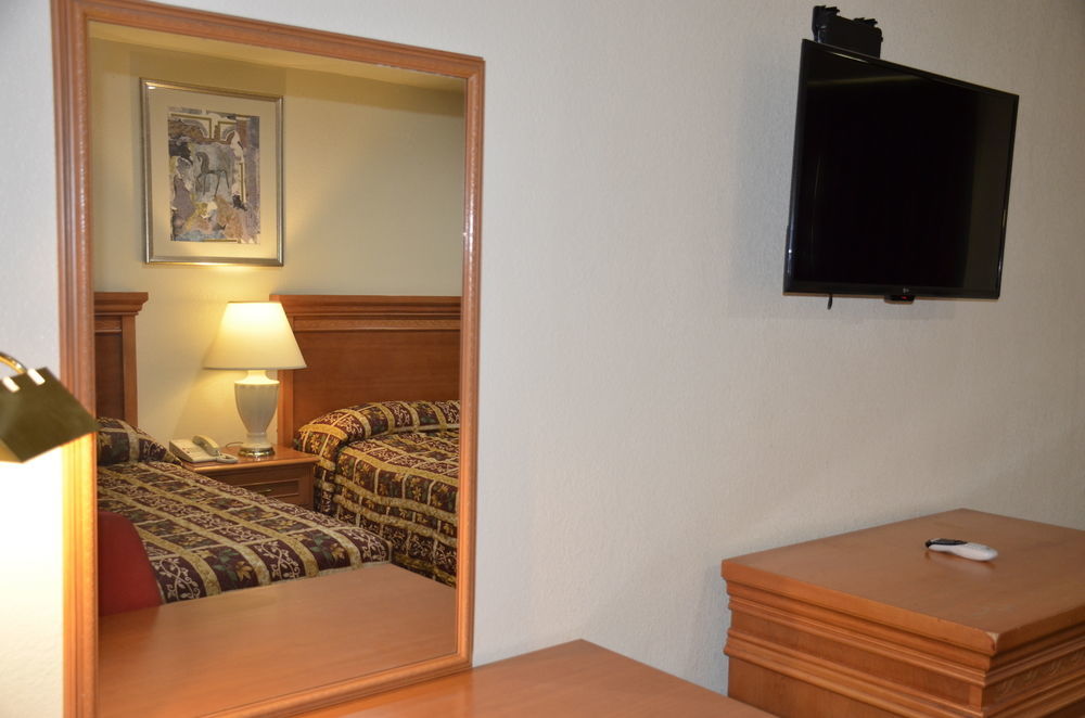 Welcome Inn Corona Bagian luar foto
