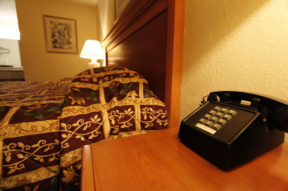 Welcome Inn Corona Bagian luar foto